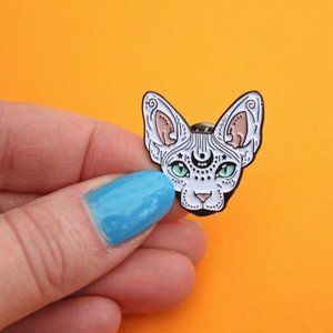 Hairless Cat Pin🐈